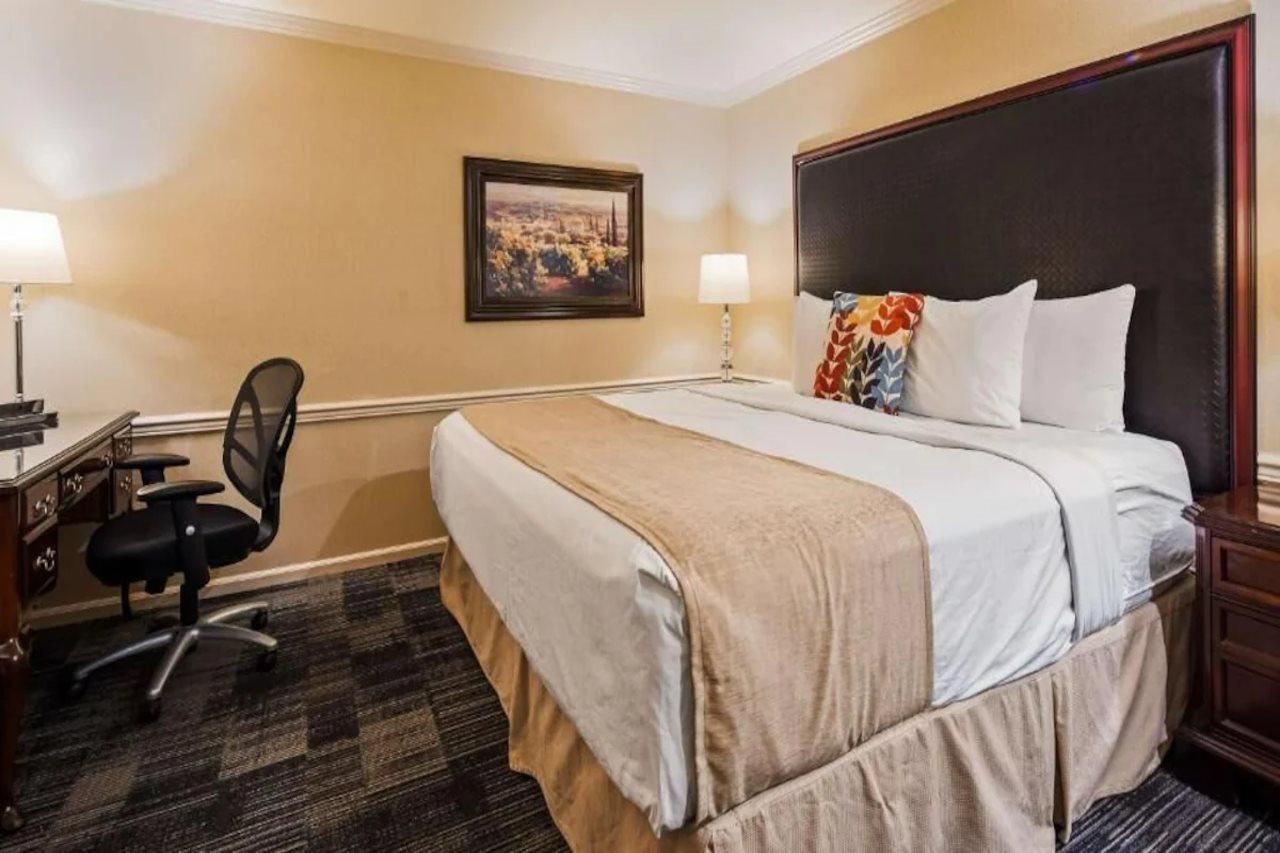Wingate By Wyndham Bellingham Heritage Inn Экстерьер фото